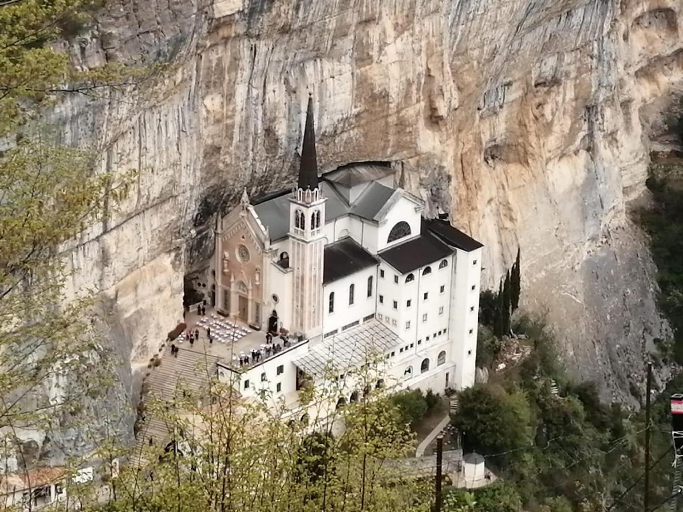 卡普里诺韦罗内塞Casa Dell'Alpino别墅 外观 照片